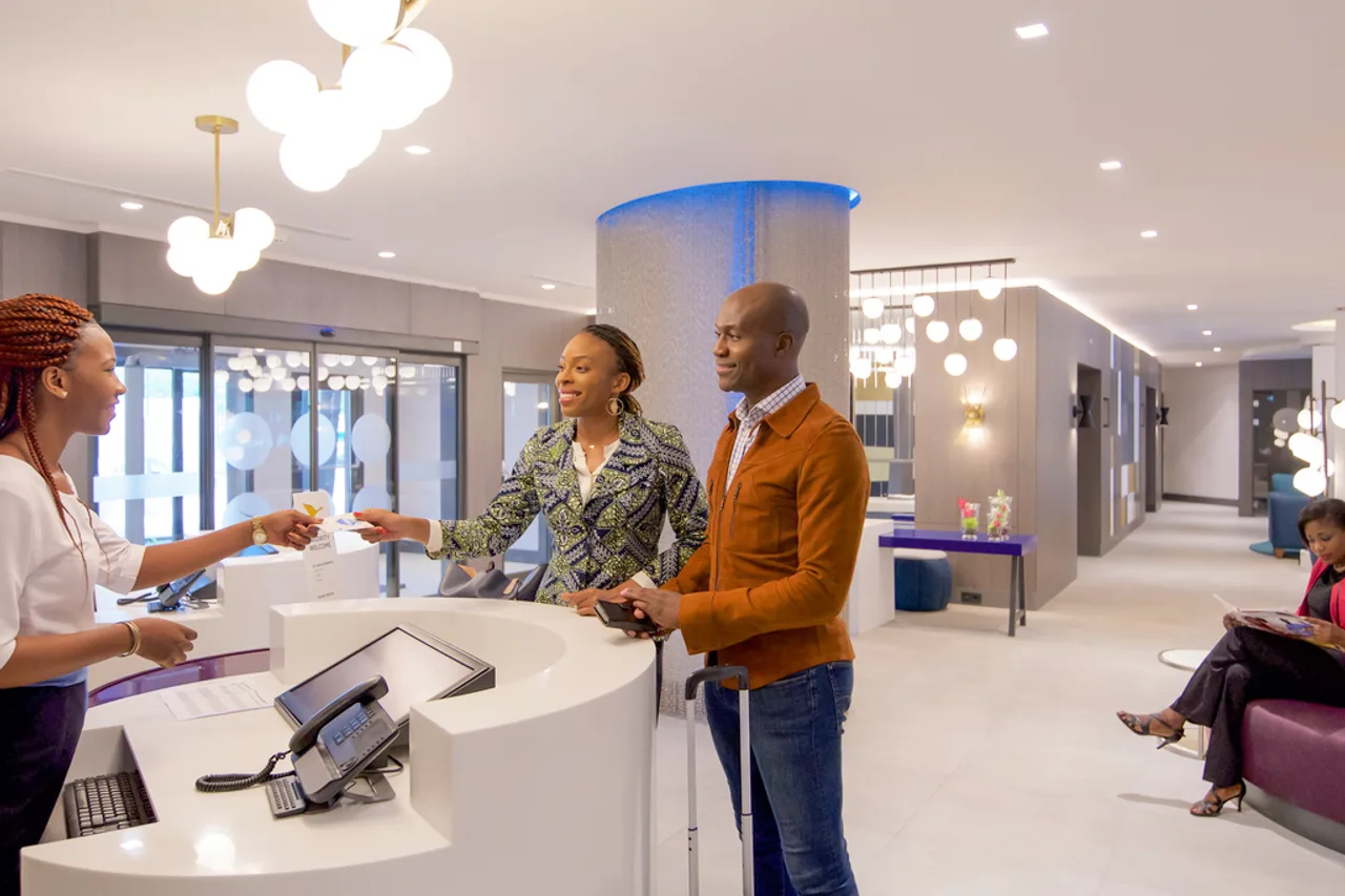 Novotel Cotonou Orisha — rooms and atmosphere