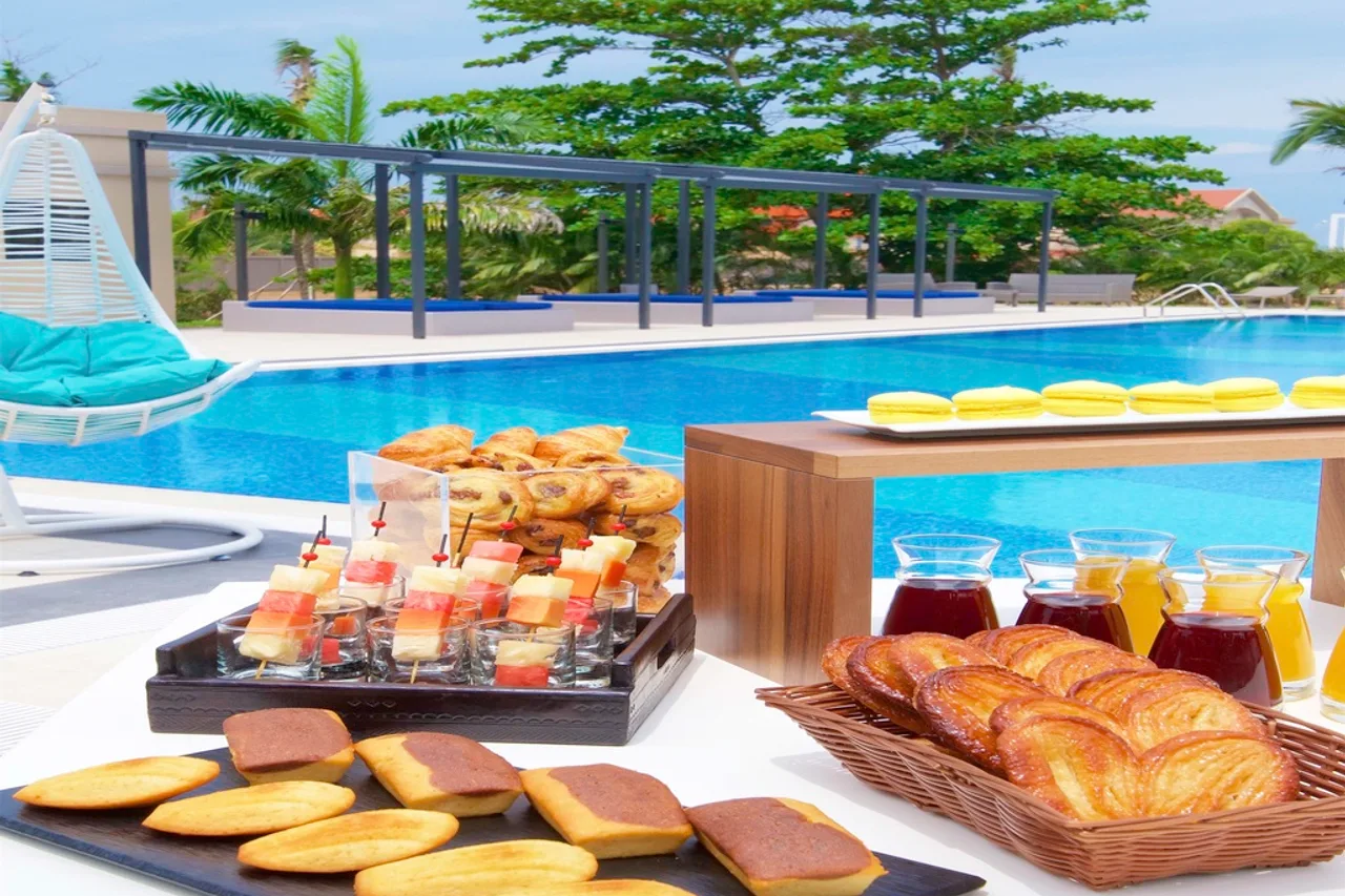 Novotel Cotonou Orisha — rooms and atmosphere