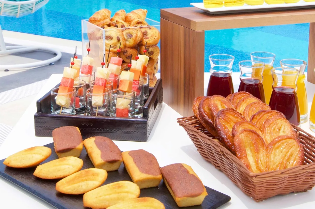 Novotel Cotonou Orisha — rooms and atmosphere