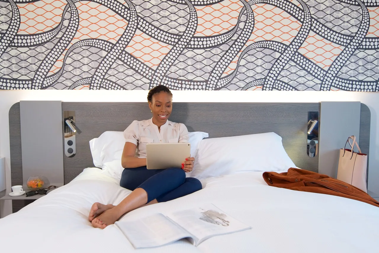 Novotel Cotonou Orisha — rooms and atmosphere