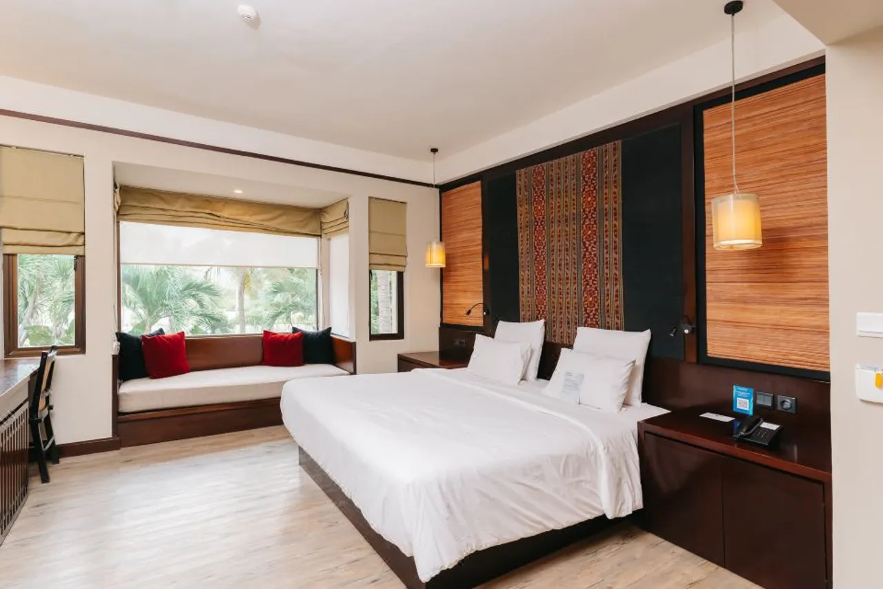Novotel Lombok Resort & Villas — rooms and atmosphere