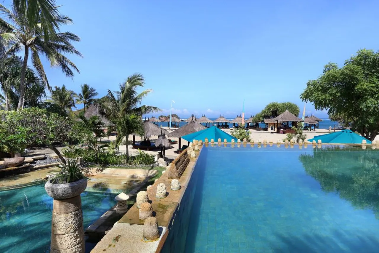 Novotel Lombok Resort & Villas — rooms and atmosphere