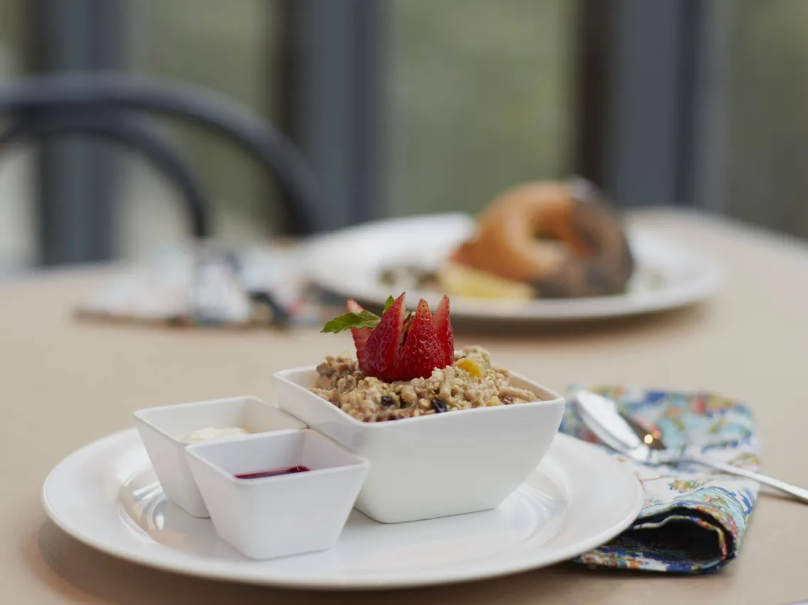 Novotel Melbourne On Collins — rooms and atmosphere