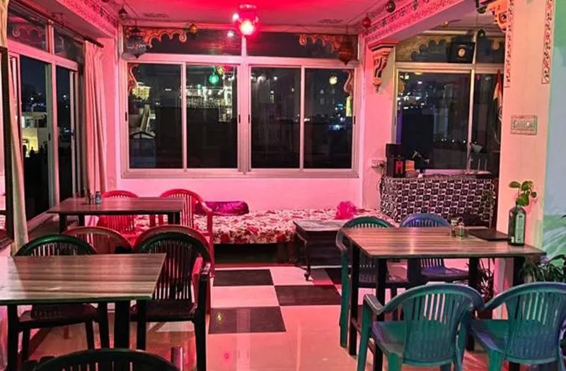 Nukkad Guest House — อุดัยปุระ