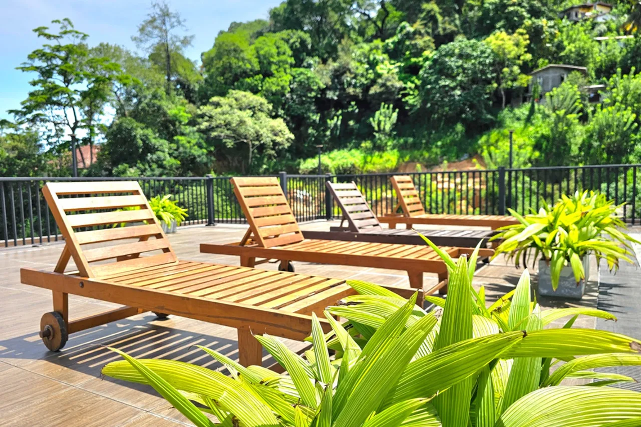 Oak Ray Regency — ภาพห้องพักและบรรยากาศ