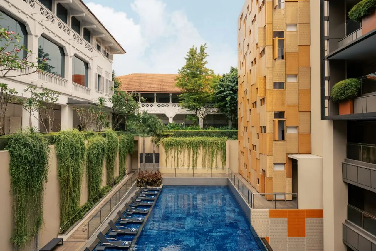Oasia Resort Sentosa by Far East Hospitality — rooms and atmosphere