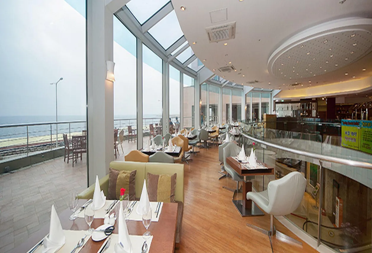 Ocean Suites Jeju Hotel — rooms and atmosphere
