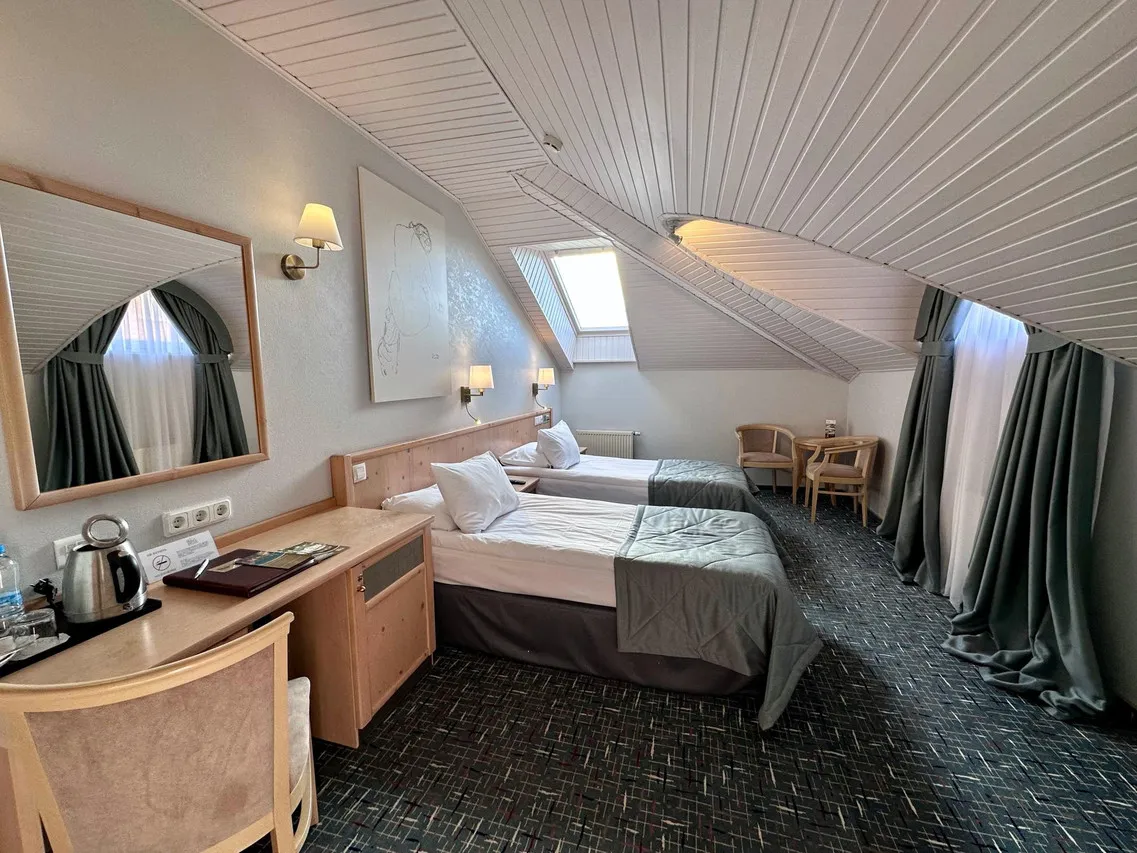 Old Estate Hotel & SPA — rooms and atmosphere