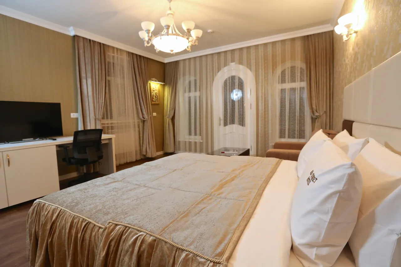Old Street Boutique Hotel — rooms and atmosphere