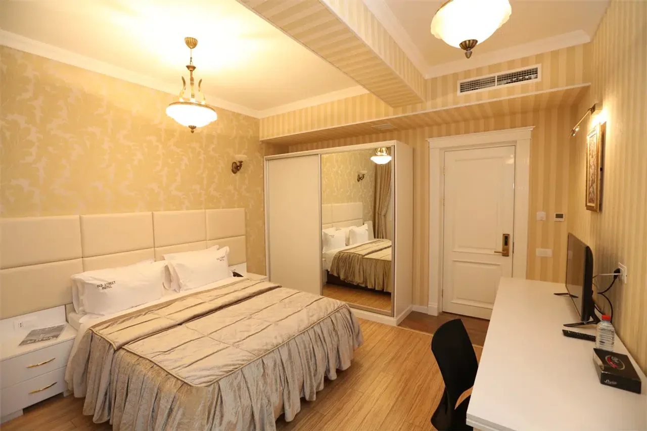 Old Street Boutique Hotel — rooms and atmosphere