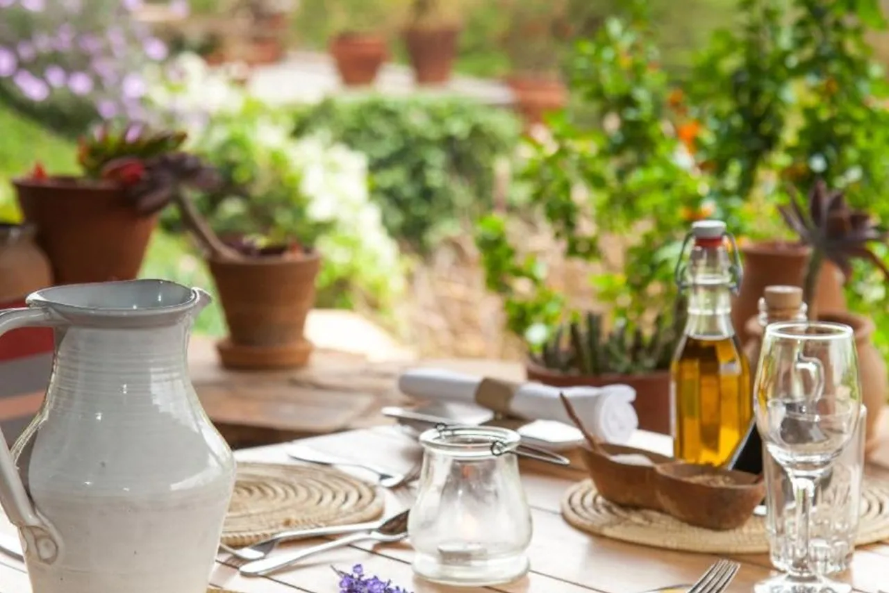 Ololo Safari Lodge & Farm — rooms and atmosphere