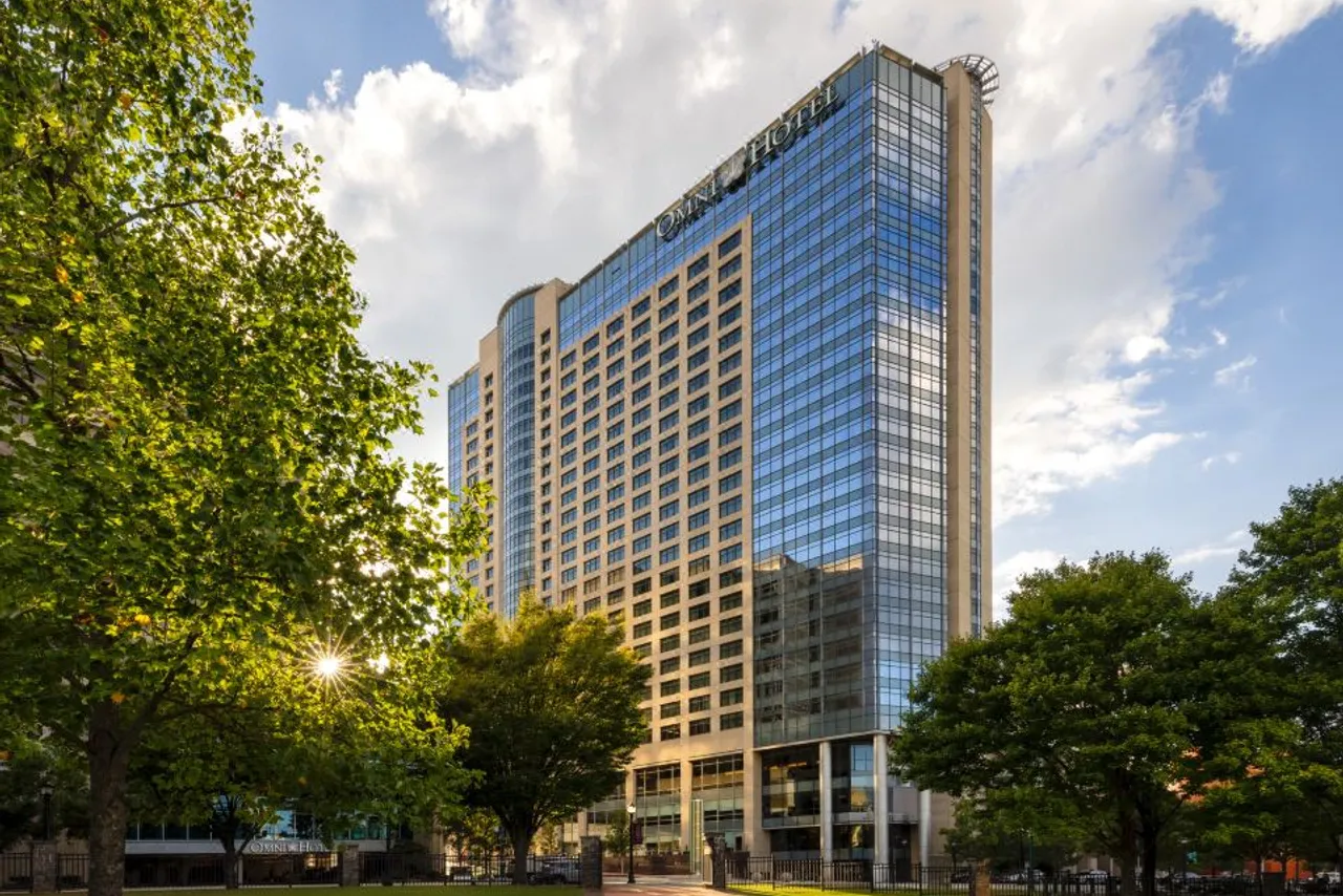 Omni Atlanta Hotel at Centennial Park — rooms and atmosphere