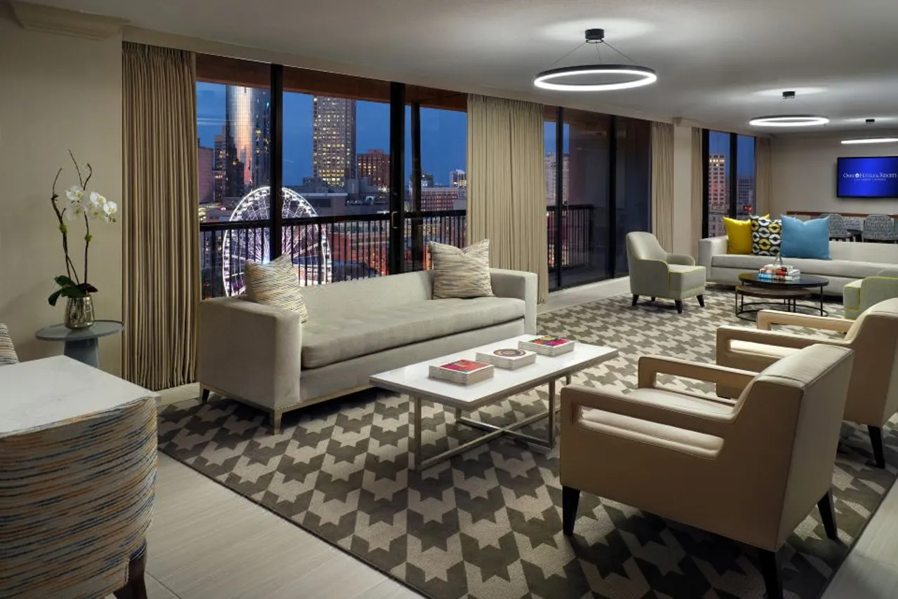 Omni Atlanta Hotel at Centennial Park — rooms and atmosphere