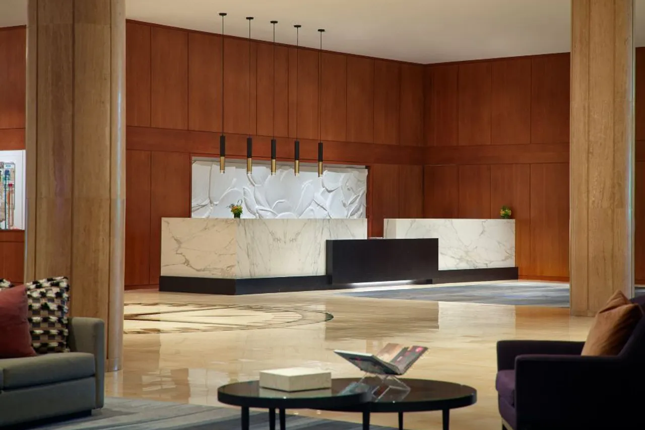 Omni Atlanta Hotel at Centennial Park — rooms and atmosphere