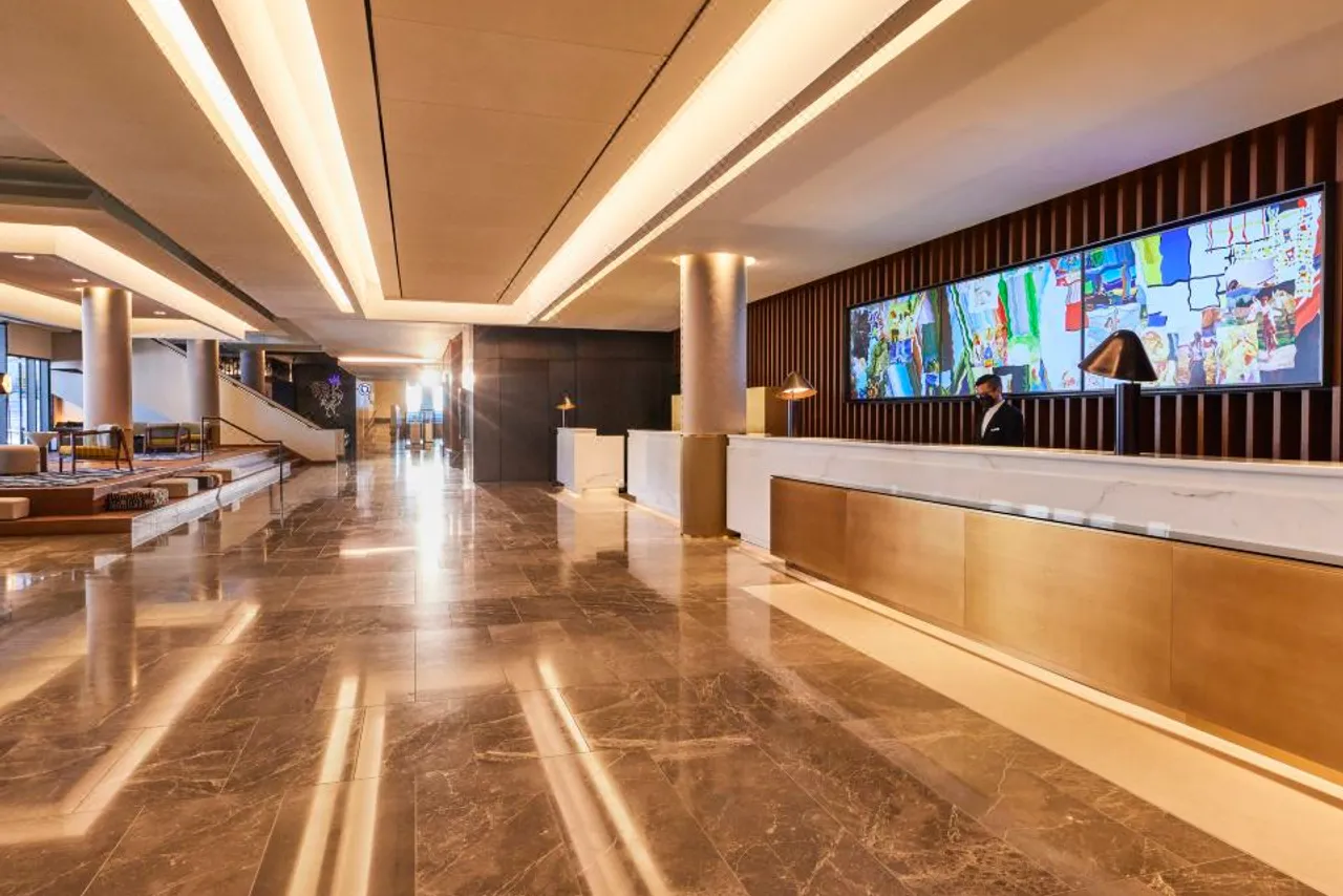 Omni Boston Hotel at the Seaport — rooms and atmosphere