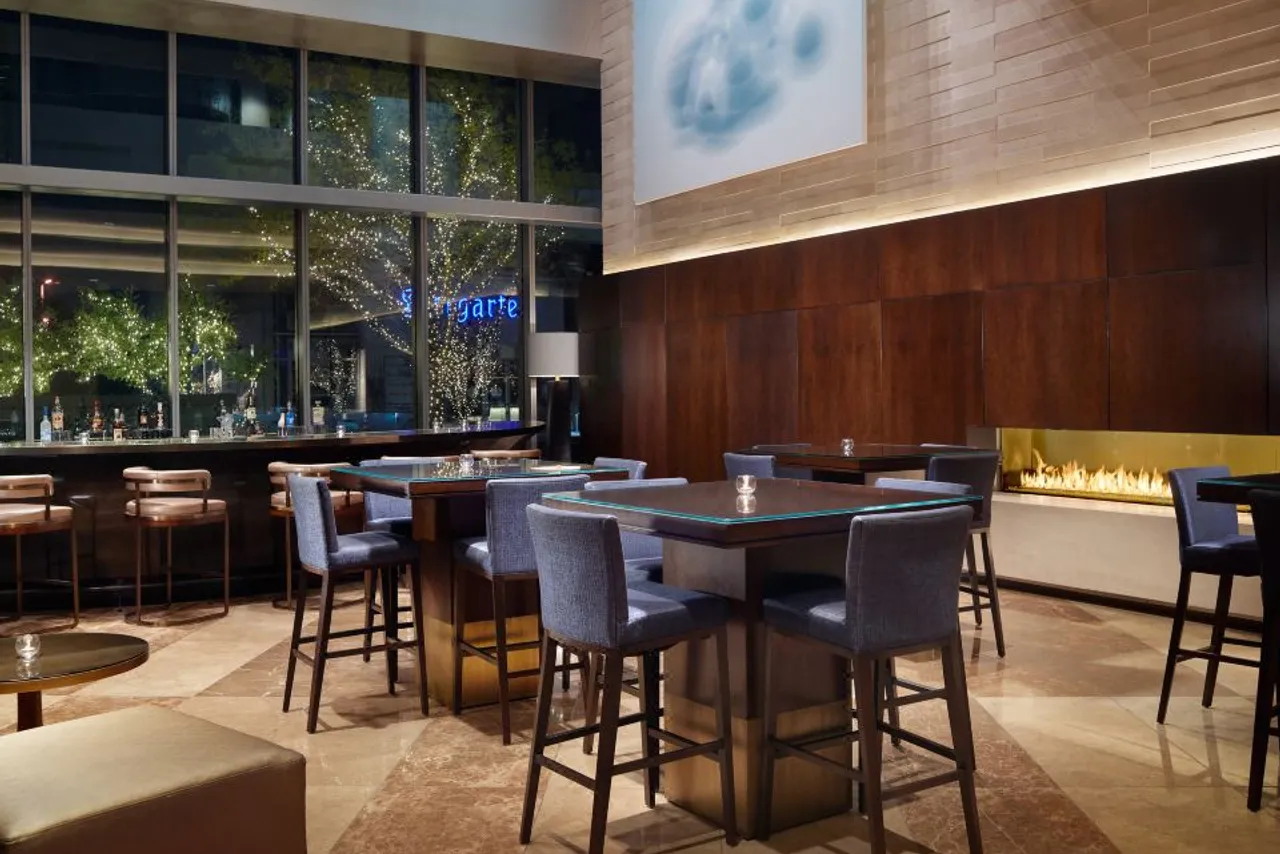 Omni Dallas Hotel — rooms and atmosphere