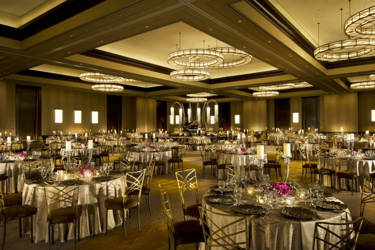 Omni Dallas Hotel — rooms and atmosphere
