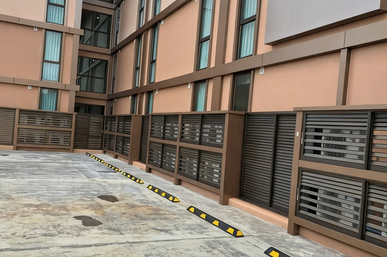 One Budget Hotel Nan Pha Sing — rooms and atmosphere