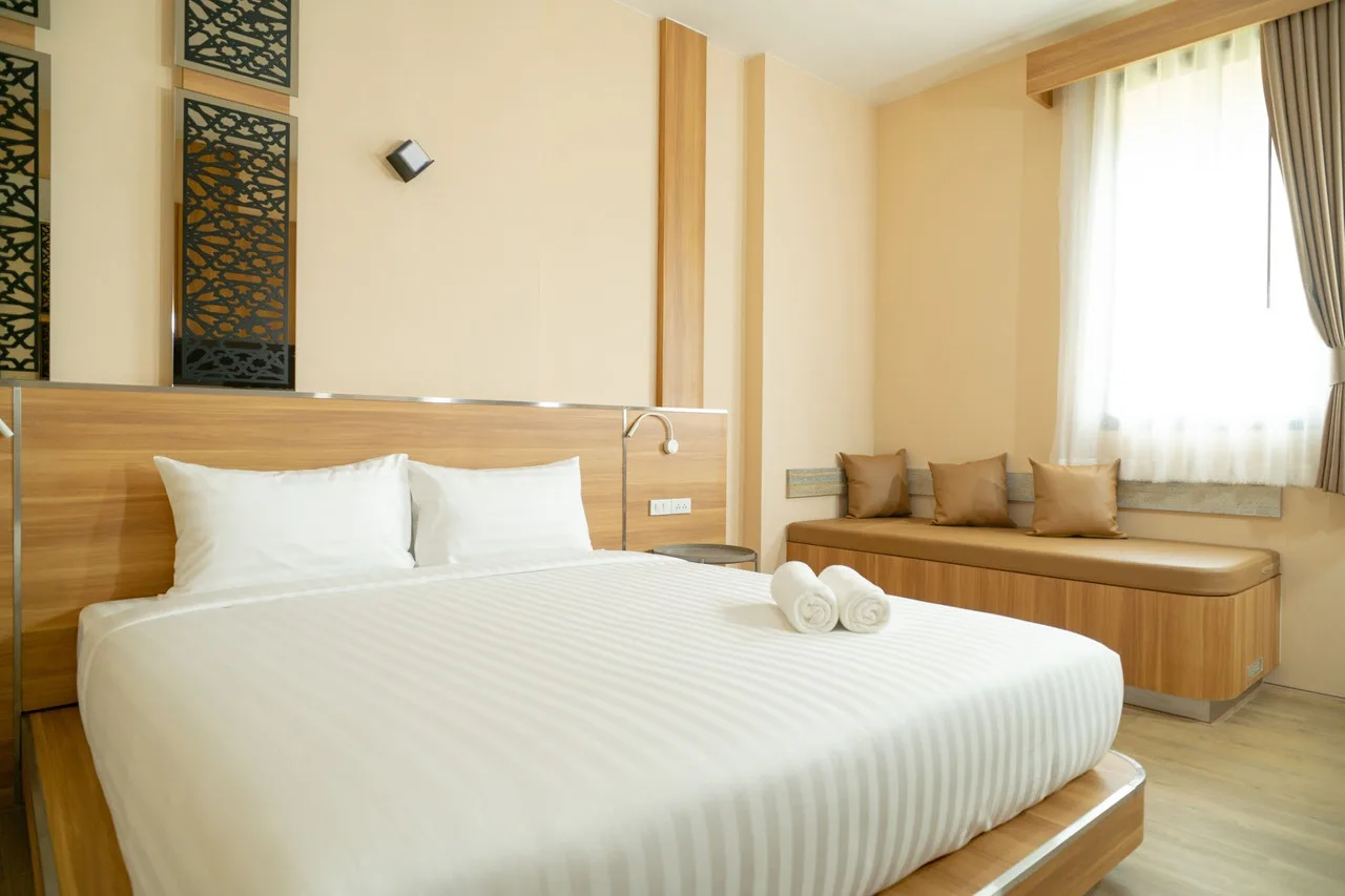 One Budget Hotel Nan Pha Sing — rooms and atmosphere