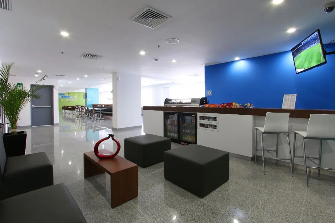 One Guadalajara Periferico Poniente — rooms and atmosphere