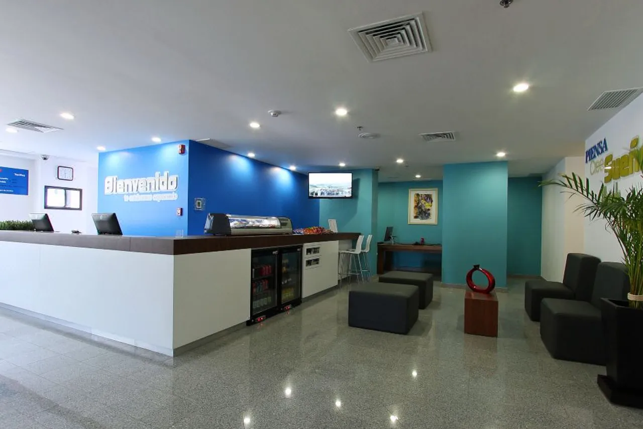 One Guadalajara Periferico Poniente — rooms and atmosphere