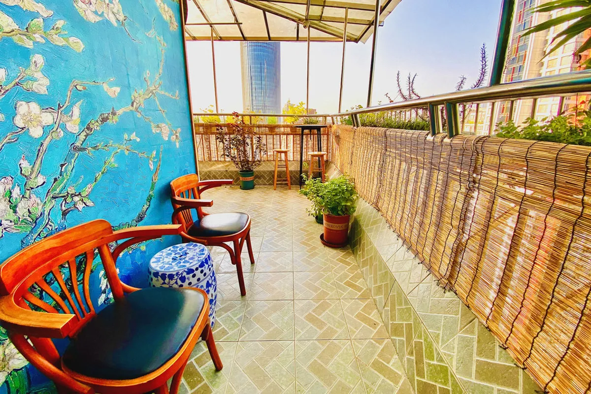 Only Cafe and Backpacker Chongqing — rooms and atmosphere