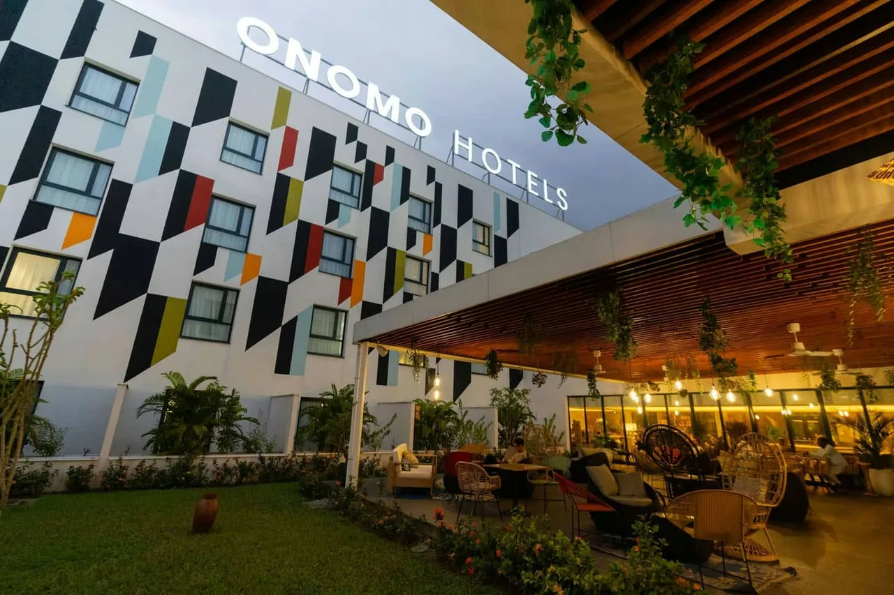 ONOMO Hotel Abidjan Airport — rooms and atmosphere
