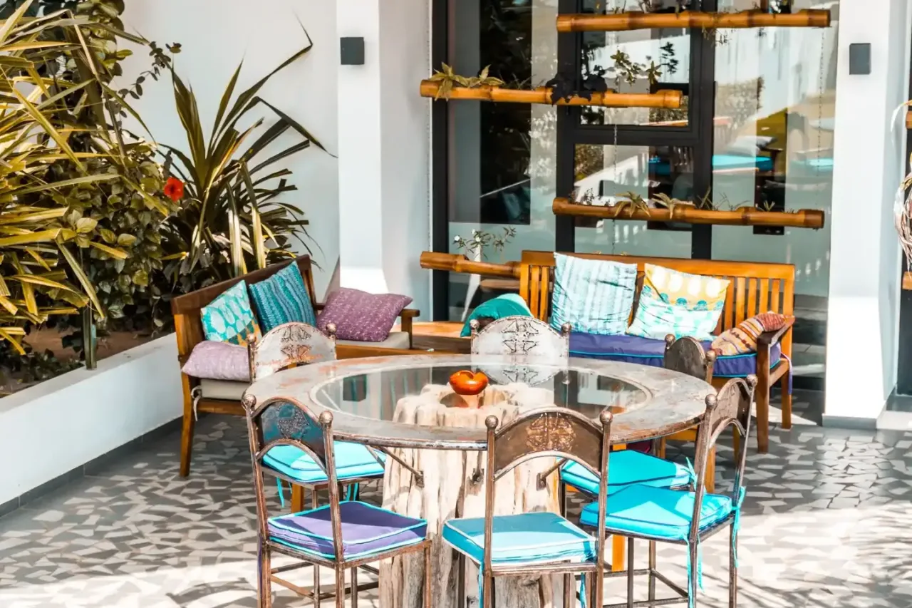 ONOMO Hotel Lome — rooms and atmosphere