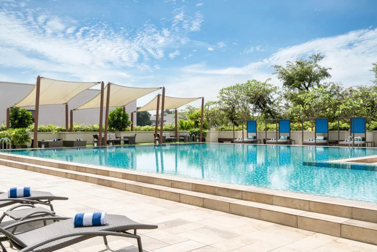 Orchard Rendezvous Hotel by Far East Hospitality — rooms and atmosphere