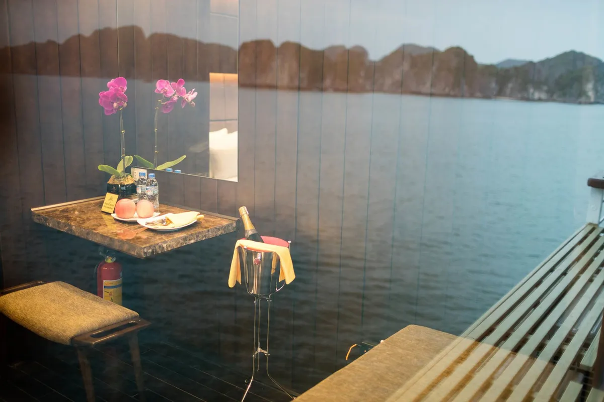 Orchid Ha Long Cruise — ภาพห้องพักและบรรยากาศ
