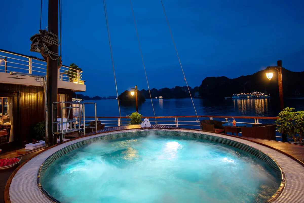 Orchid Ha Long Cruise — ภาพห้องพักและบรรยากาศ