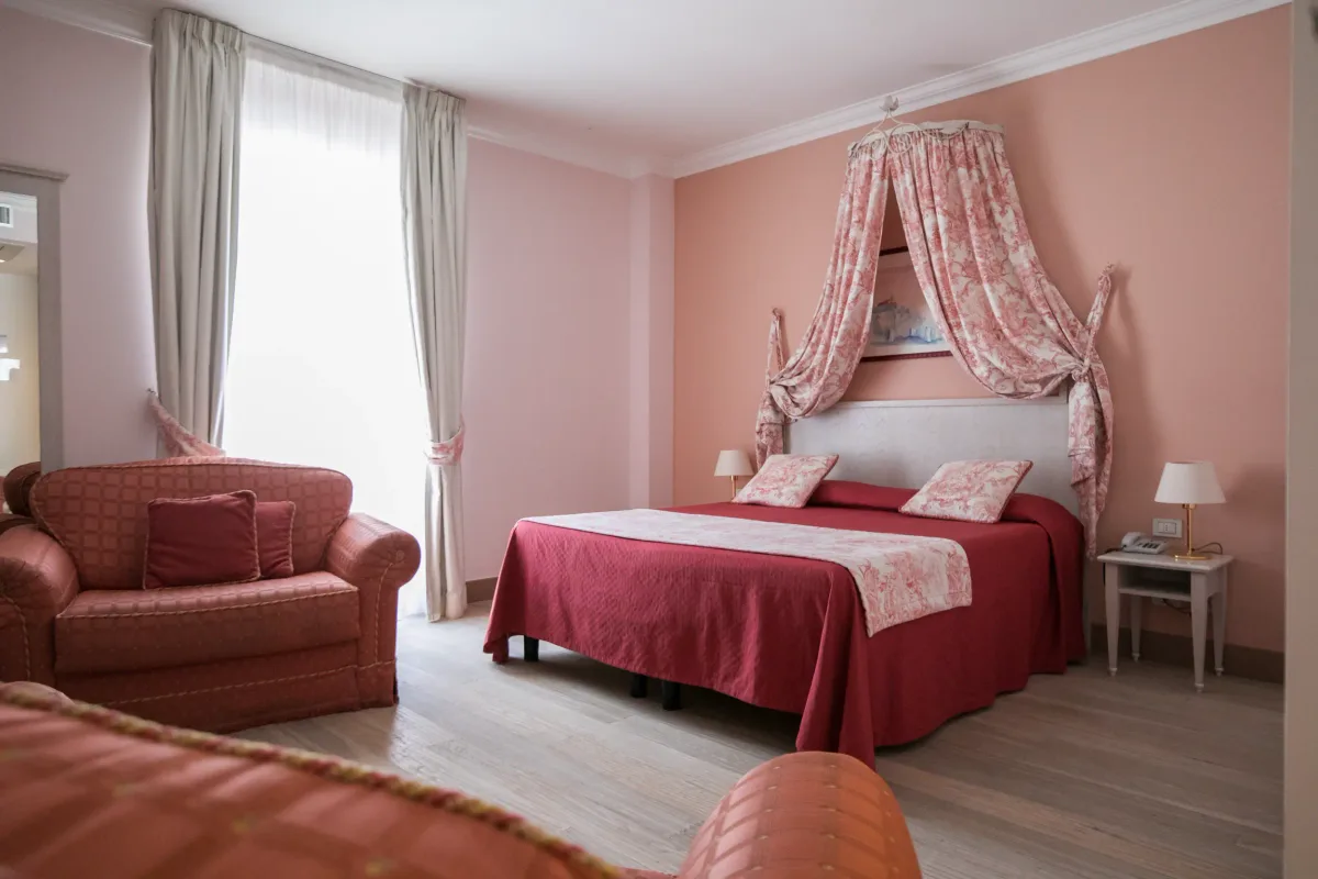 OSTUNI PALACE - Hotel Ristorante & SPA — ภาพห้องพักและบรรยากาศ