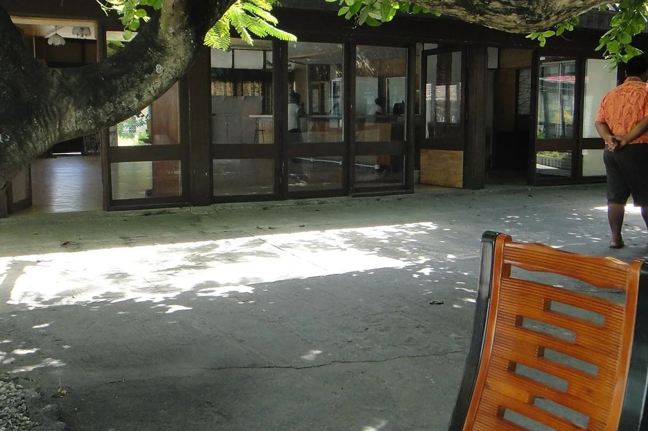 Otintaai Hotel — rooms and atmosphere