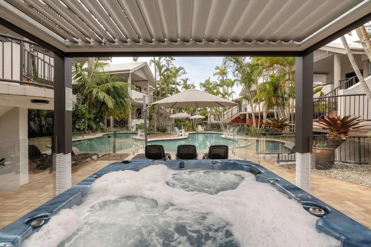 Outrigger Bay — rooms and atmosphere