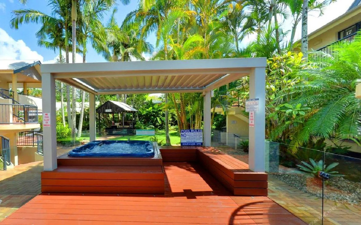 Outrigger Bay — rooms and atmosphere