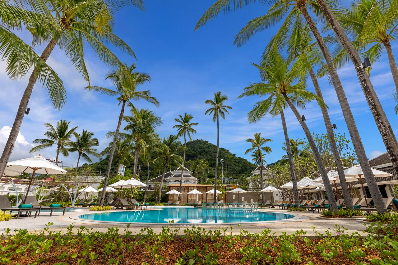 OUTRIGGER Koh Samui Beach Resort — rooms and atmosphere