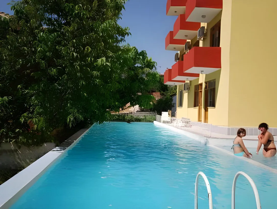 Ozbay Hotel — rooms and atmosphere