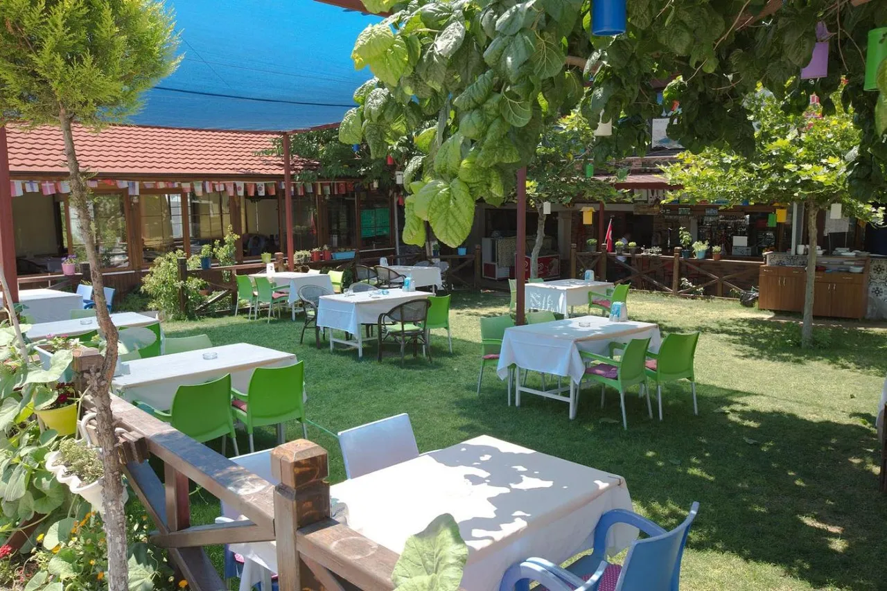 Ozbay Hotel — rooms and atmosphere