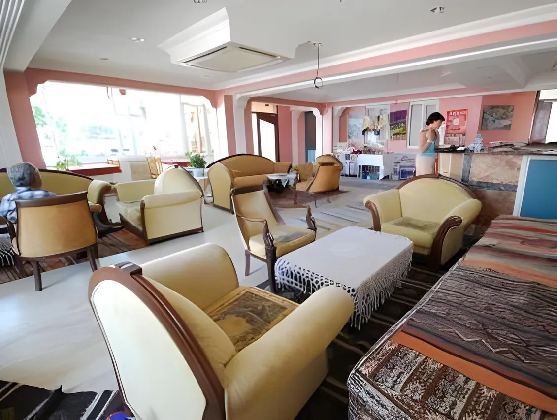 Ozbay Hotel — rooms and atmosphere