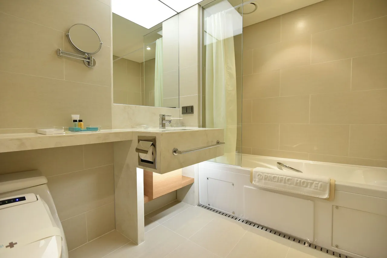 Pacific Hotel Seoul — rooms and atmosphere