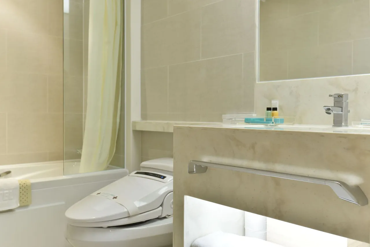 Pacific Hotel Seoul — rooms and atmosphere