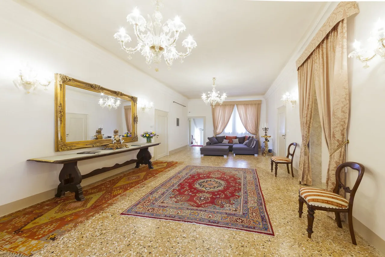 Palazzetto Pisani Grand Canal — rooms and atmosphere