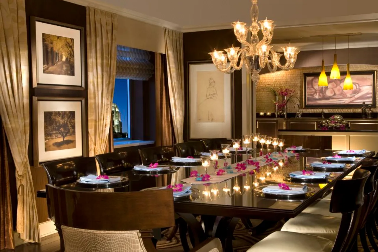 Palmer House, a Hilton Hotel — rooms and atmosphere
