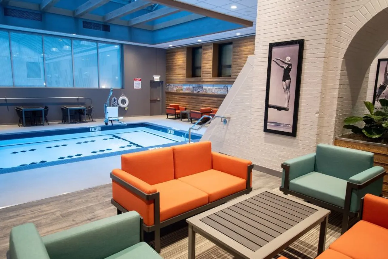 Palmer House, a Hilton Hotel — rooms and atmosphere