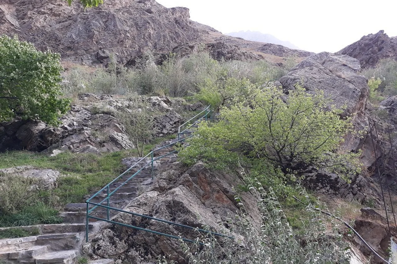 Pamir Lodge — ภาพห้องพักและบรรยากาศ