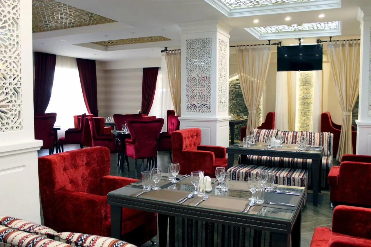 Pamir Palace — ภาพห้องพักและบรรยากาศ