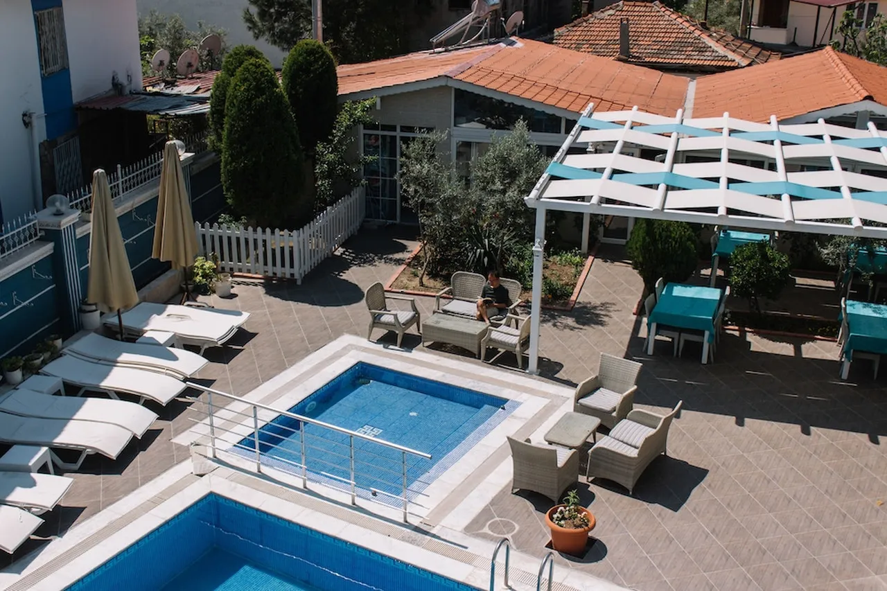 Pamukkale Melrose Viewpoint Suites — rooms and atmosphere