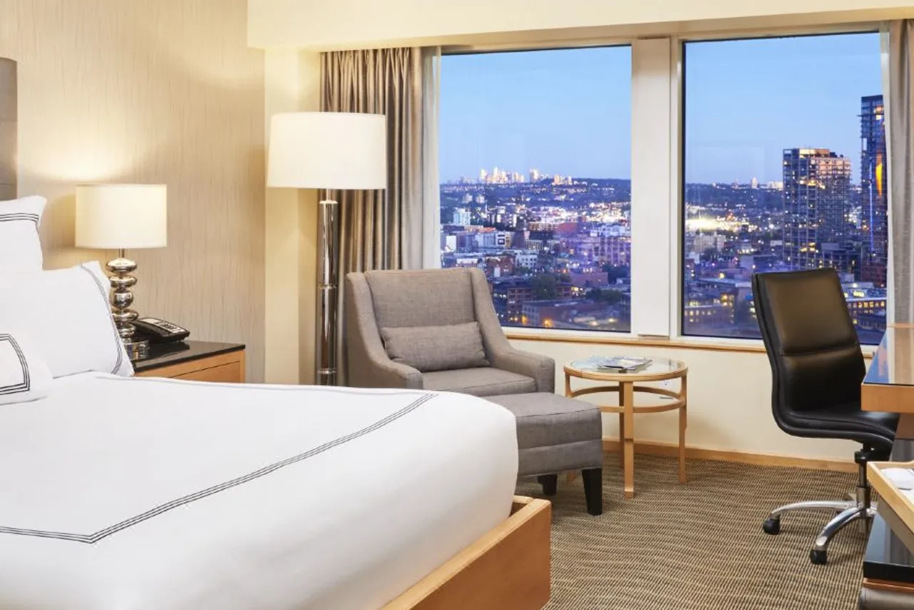 Pan Pacific Vancouver — rooms and atmosphere