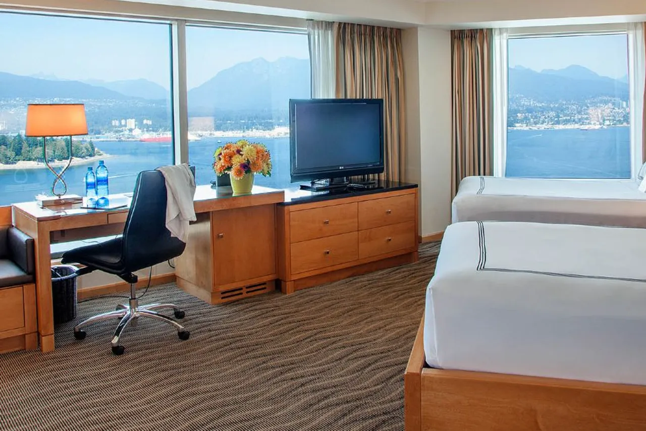 Pan Pacific Vancouver — rooms and atmosphere