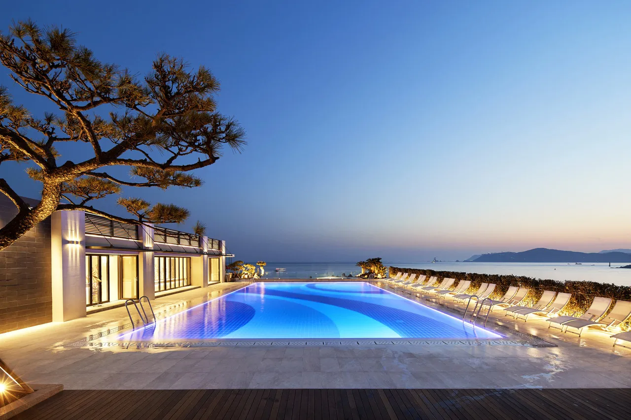 Paradise Hotel Busan — rooms and atmosphere